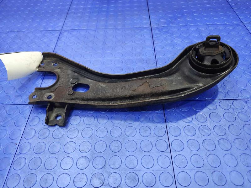 2014 Hyundai Santa Fe Lower Control Arm Rr