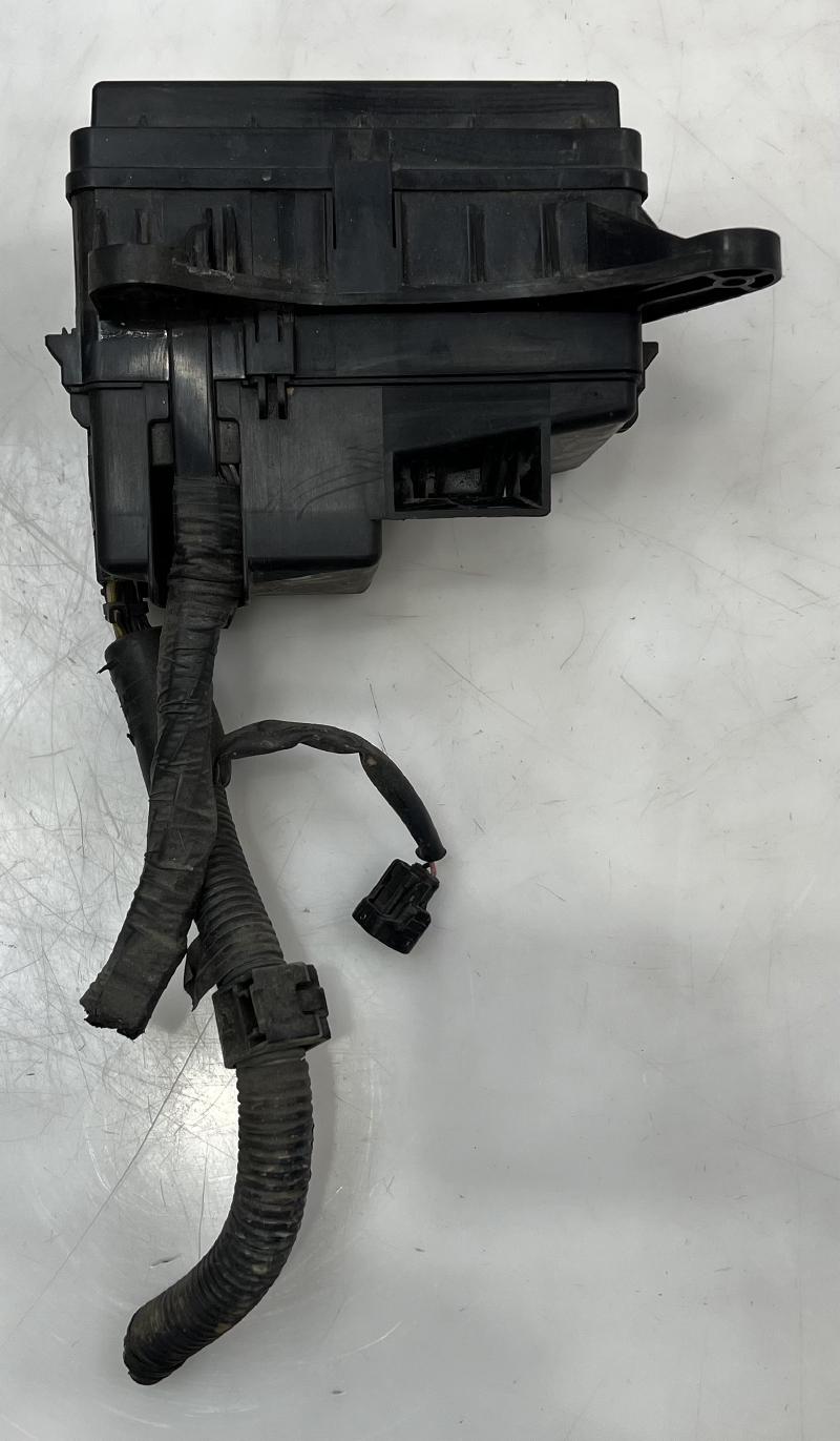 1998 - 2000 Toyota Rav-4 Engine Fusebox Junction Block OEM 8274042022