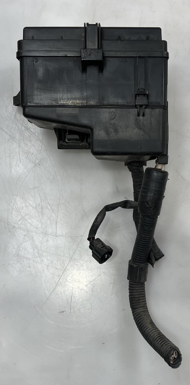 1998 - 2000 Toyota Rav-4 Engine Fusebox Junction Block OEM 8274042022