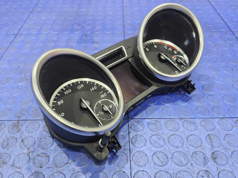 2012 Mercedes Benz ML350 W166 Instrument Cluster Speedometer OEM 1669001905