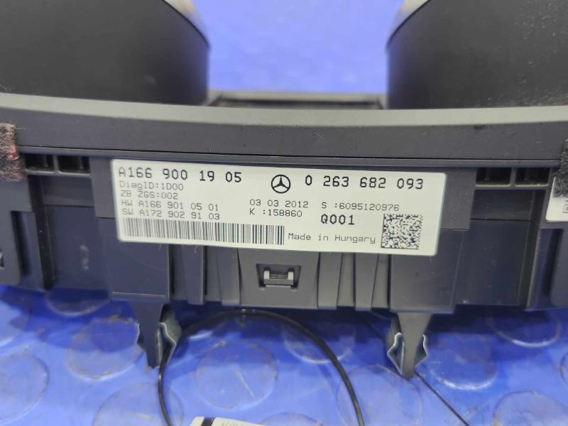 2012 Mercedes Benz ML350 W166 Instrument Cluster Speedometer OEM 1669001905