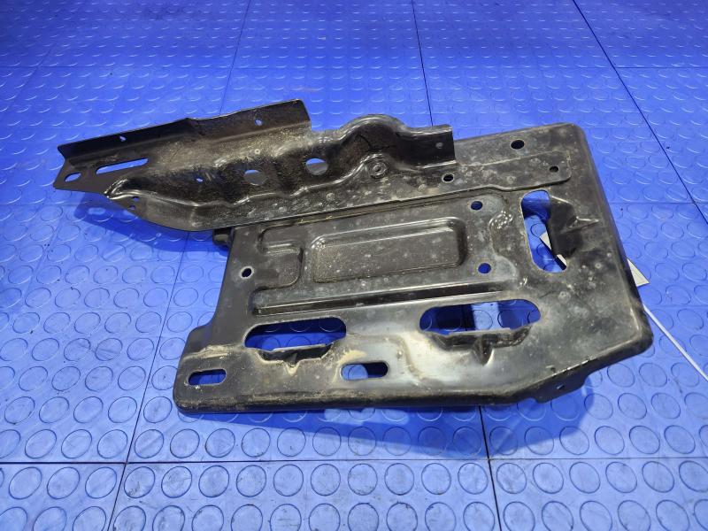 2014 Chevrolet Silverado 1500 Battery Tray