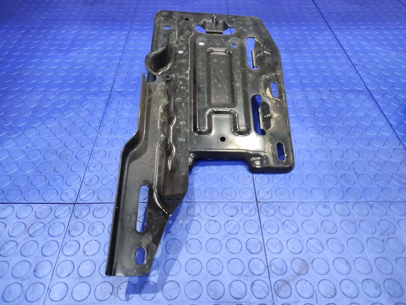 2014 Chevrolet Silverado 1500 Battery Tray