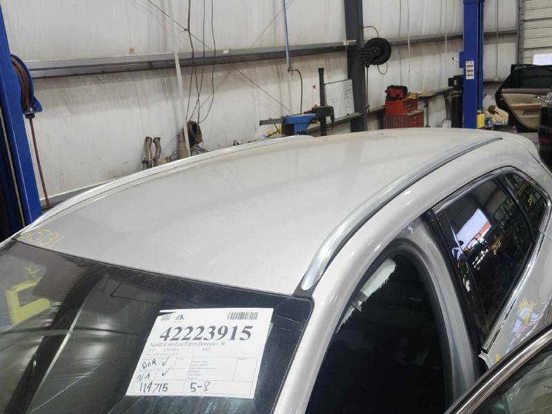 2017 Lincoln MKC Luggage Rack