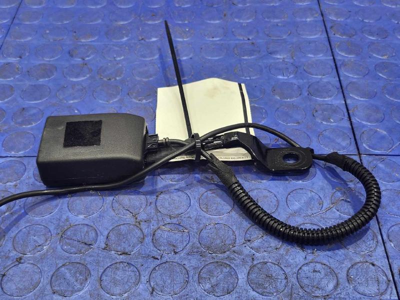 2012 Mercedes ML-Class Front Seat Belt