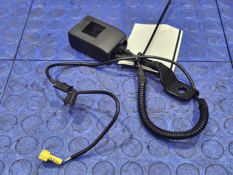 2012 Mercedes ML-Class Front Seat Belt