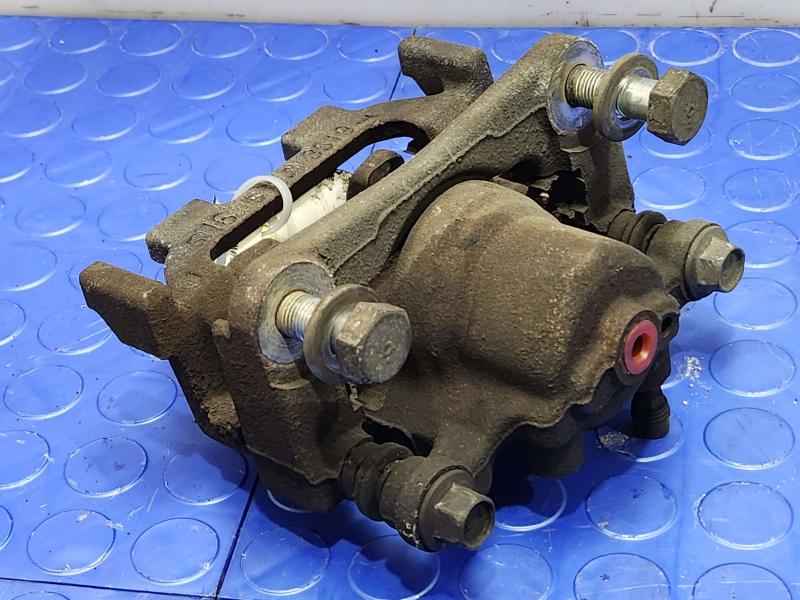 2015 Infiniti Q50 Caliper