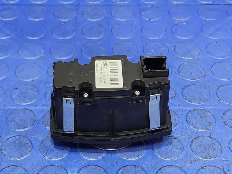 2011 Ford Edge Headlight Switch (Dash Mtd)