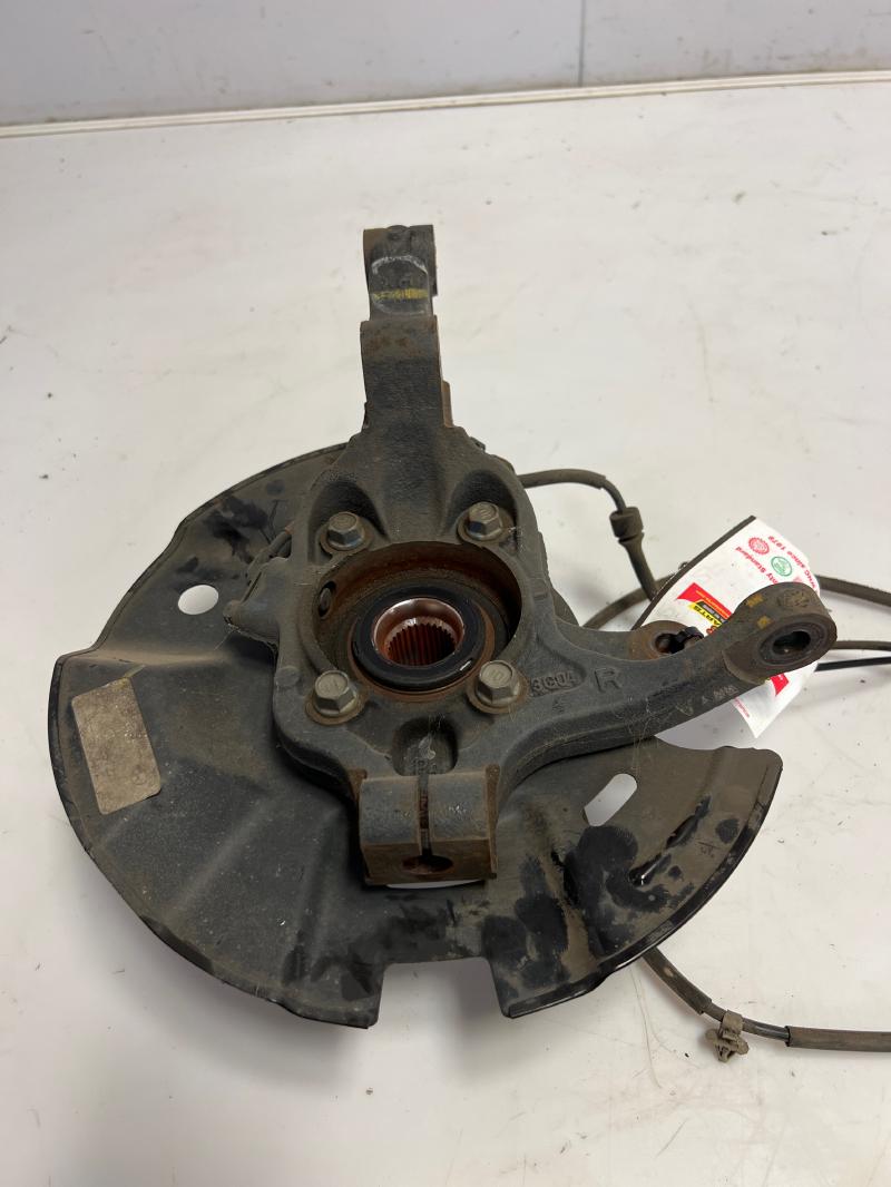 2014 2015 Kia Sorento Front Spindle Knuckle w/ Hub RH Passenger Side OEM 517162P500
