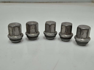 2011 Jeep Grand Cherokee Lug Nuts