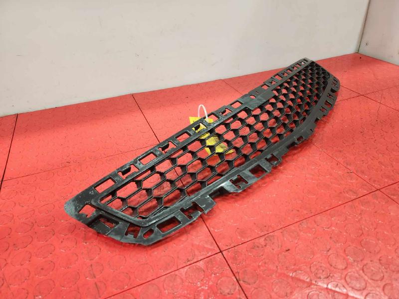 2013 Chevrolet Malibu Grille