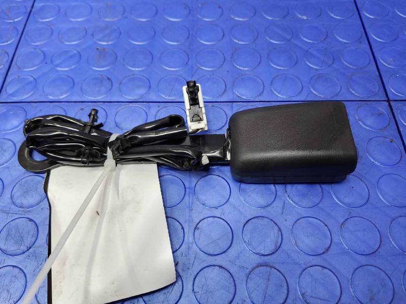 2015 Nissan Leaf Front Seat Belt