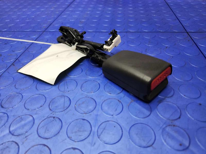 2015 Nissan Leaf Front Seat Belt