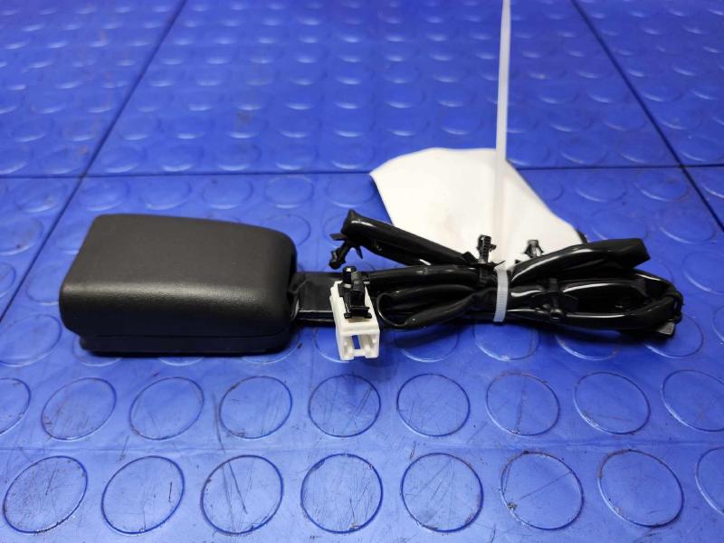 2015 Nissan Leaf Front Seat Belt