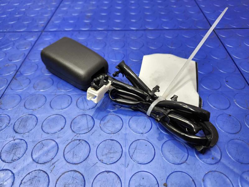 2015 Nissan Leaf Front Seat Belt