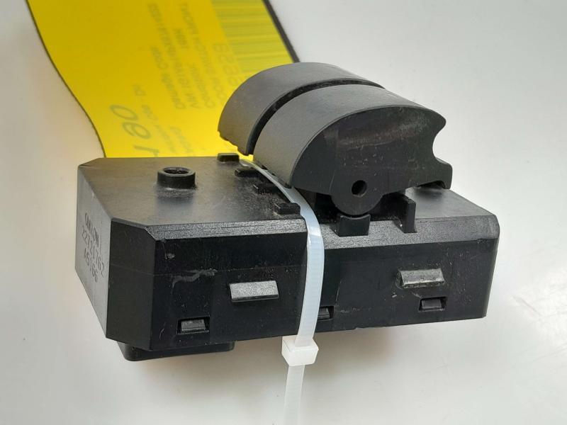 2006 Chevrolet Cobalt Door Switch Front