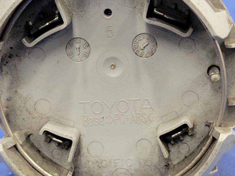 2015 Toyota Camry Center Cap
