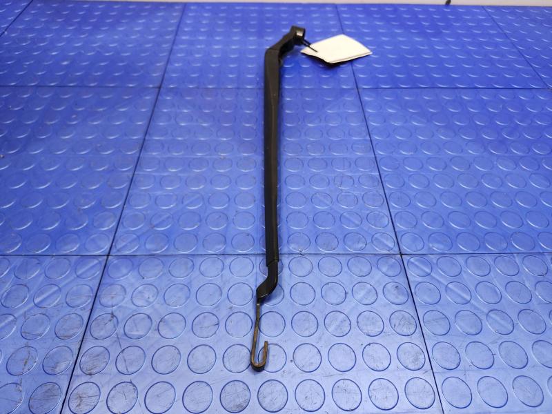 2010 Toyota Prius Wiper Arm