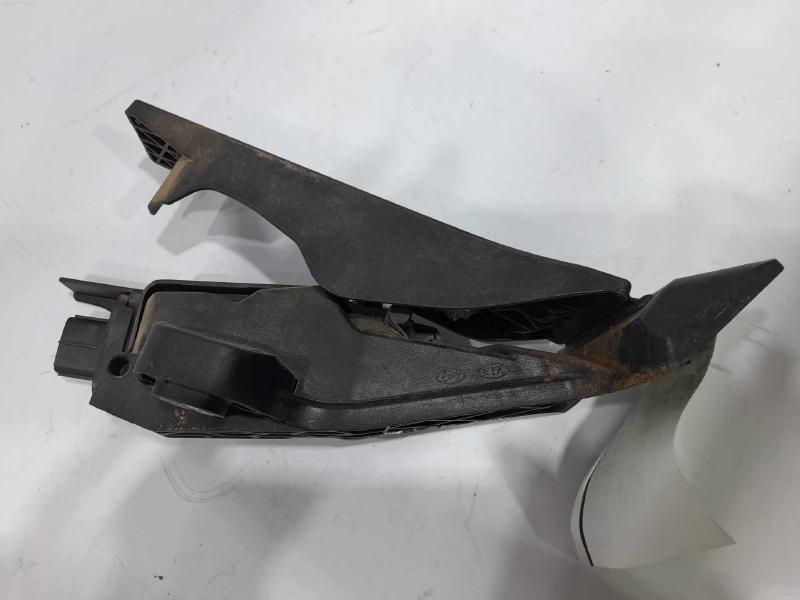 2015 Genesis Genesis Pedal Assembly
