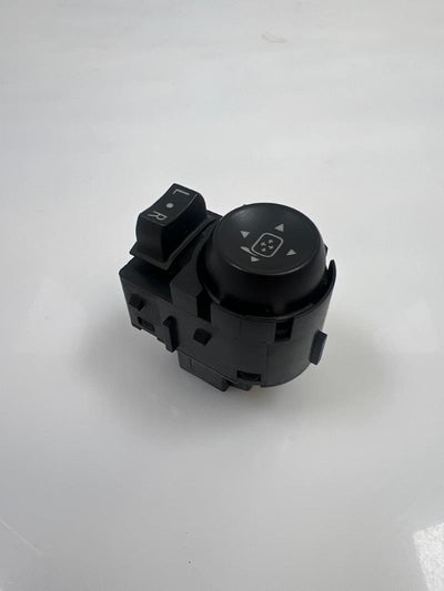 2014 Chevrolet Caprice Door Switch Front