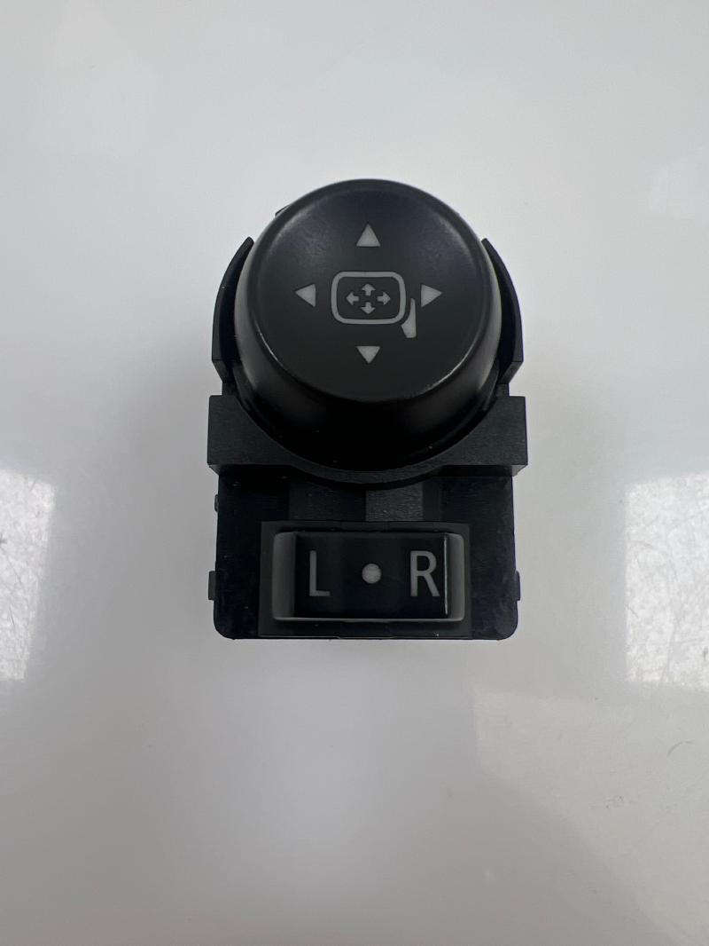 2014 Chevrolet Caprice Door Switch Front