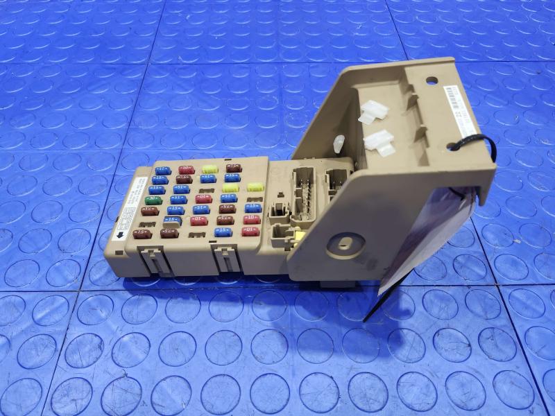2009-2013 Subaru Forester Cabin Fuse Box Juntion Block Genuine OEM 82201FG010