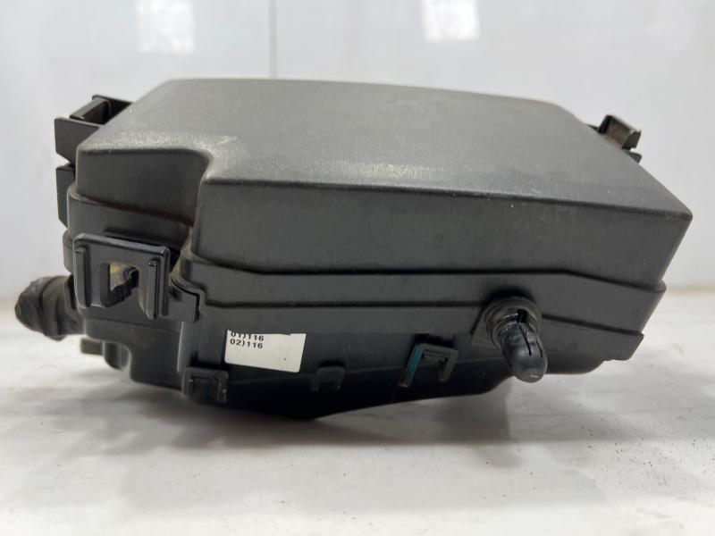 2017 Hyundai Elantra Engine Fuse Box