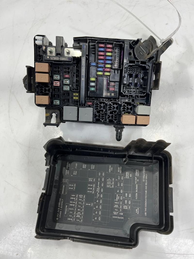 2017 Hyundai Elantra Engine Fuse Box