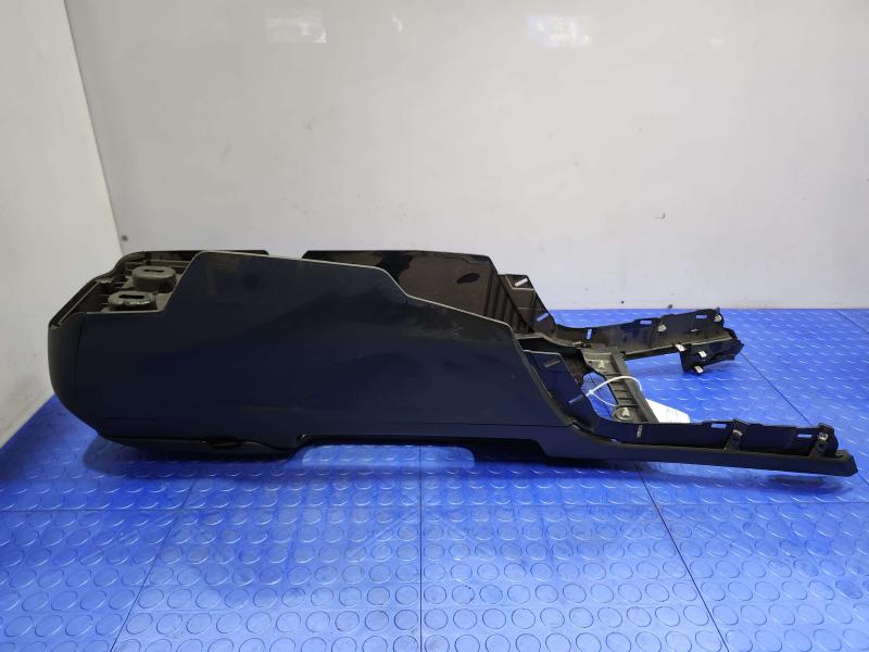 2020 Ford Mustang Front Console
