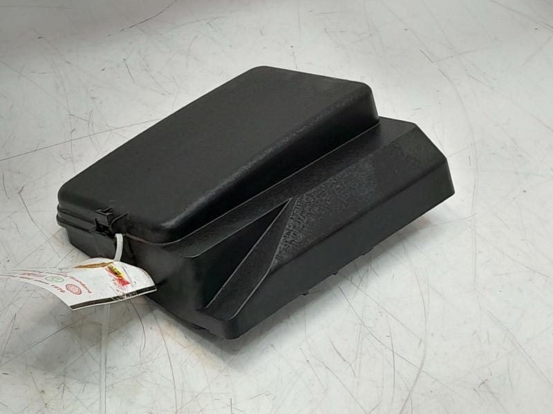 2012 Genesis Genesis Engine Fuse Box