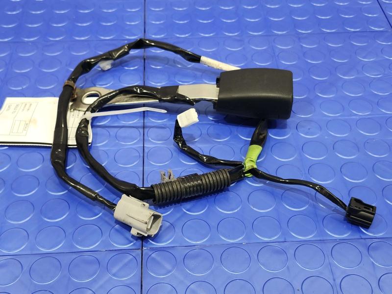 2008 Lexus LS 460 Front Seat Belt