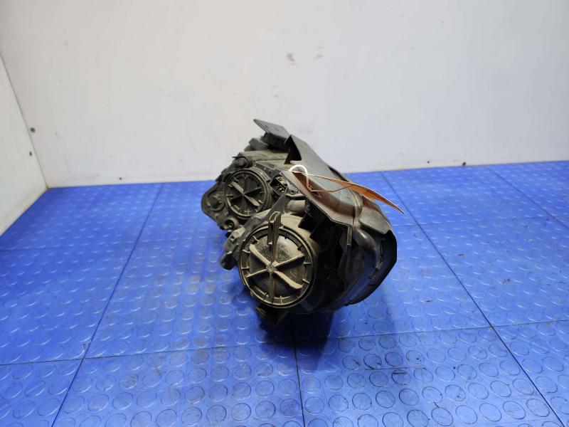 2016 Kia Sedona Headlamp Assembly