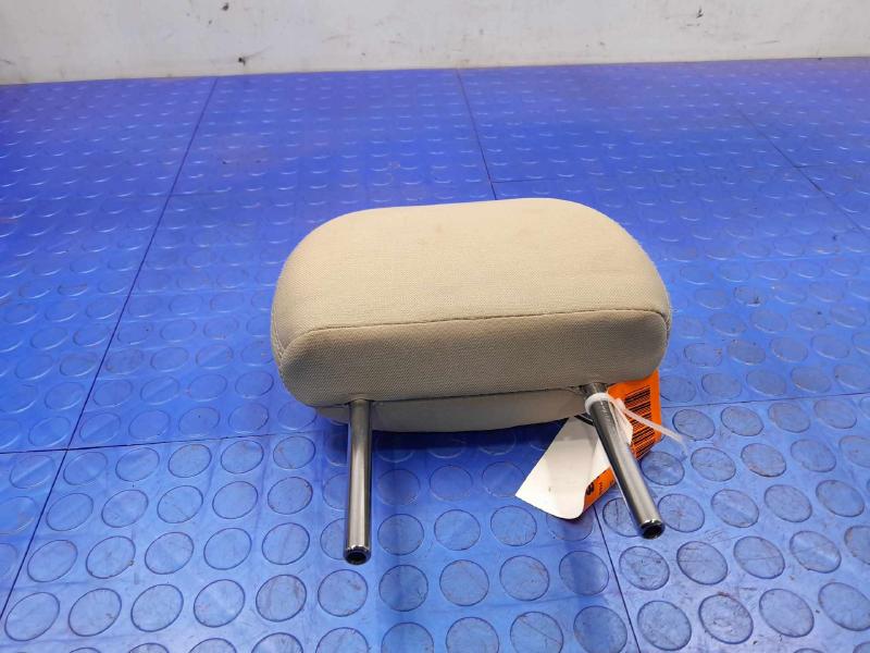 2014 Nissan Versa Headrest
