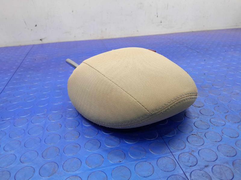 2014 Nissan Versa Headrest