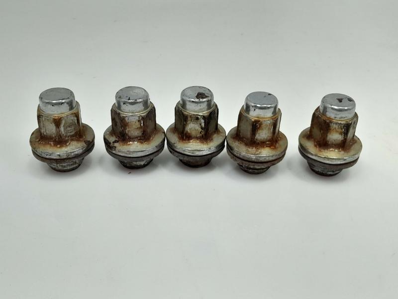 2008 Toyota Sequoia Lug Nuts
