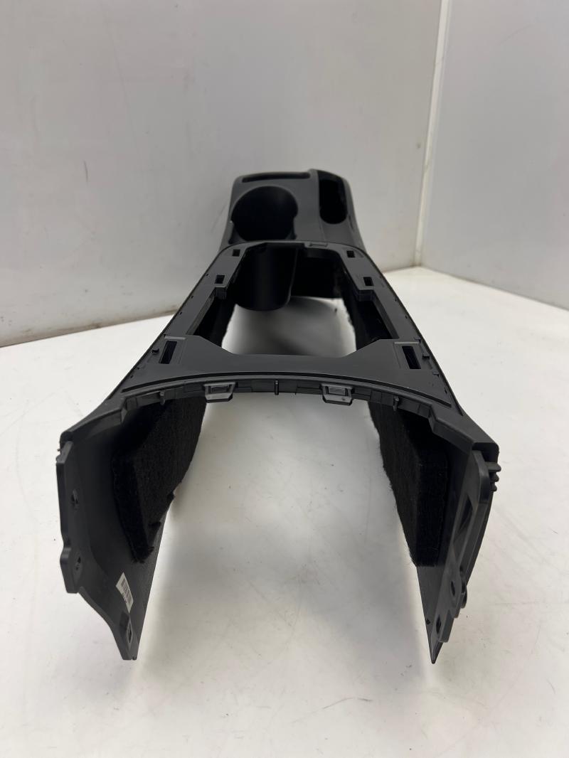 2012 2013 Kia Soul Center Console Assembly Black Fits Auto Trans ONLY OEM 846112K000WK