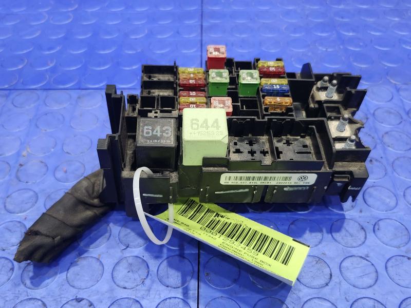 2016 Volkswagen Jetta Engine Fuse Box