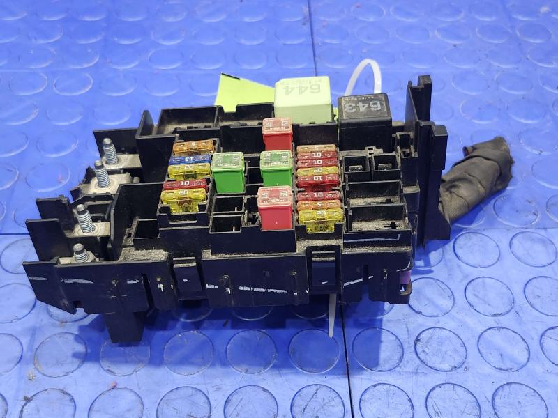 2016 Volkswagen Jetta Engine Fuse Box