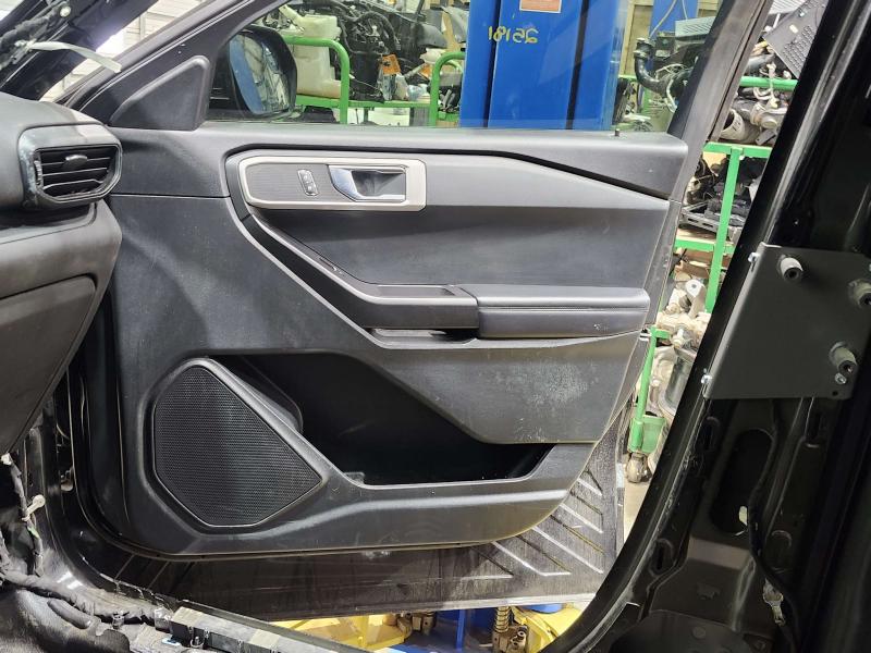 2021 Ford Explorer Front Door Trim Panel