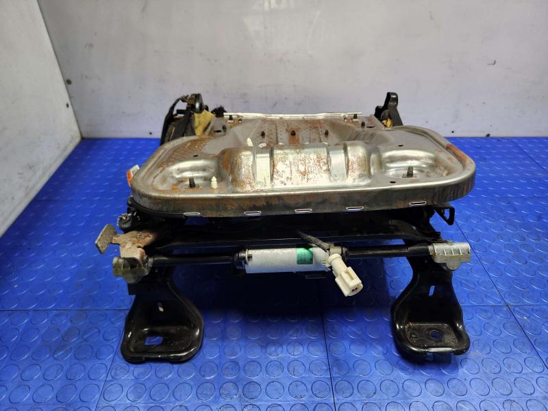 2011 Ford Edge Seat Track