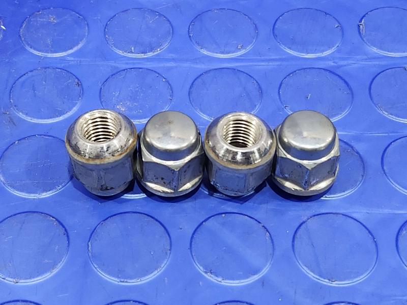2008 Honda Fit Lug Nuts