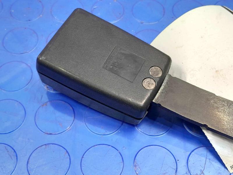 2011 Ford F-250 Super Duty Front Seat Belt