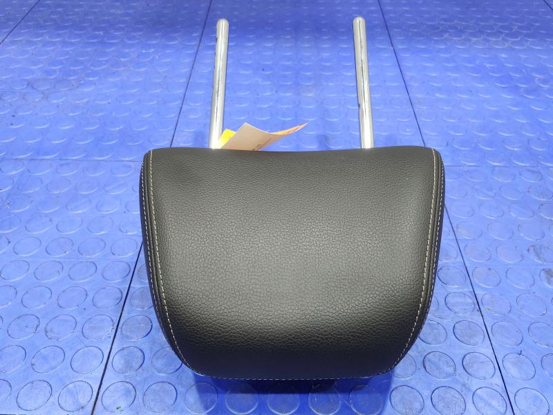 2018 Volkswagen Passat Headrest