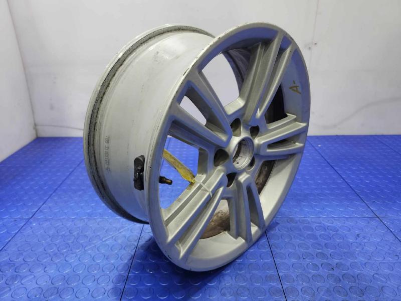 2014 Ford Mustang Wheel