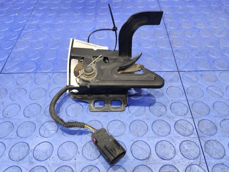 2009 Chevrolet Malibu Hood Latch