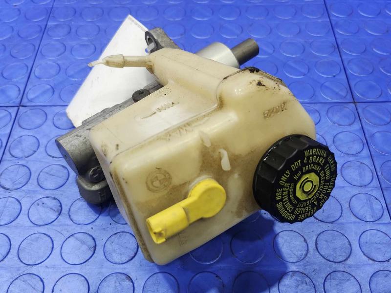 2006-2008 BMW Z4 3.0L Brake Master Cylinder Assembly Genuine OEM 34316776002