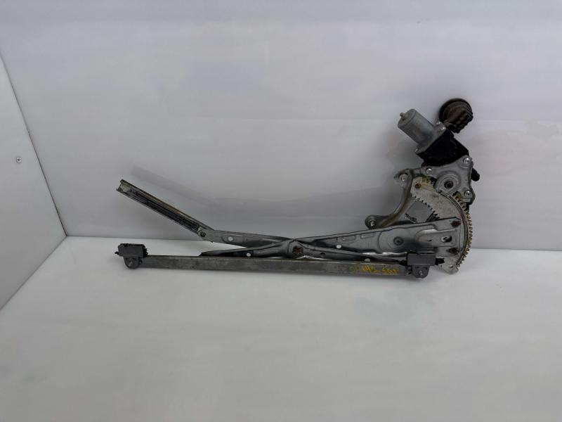 2020 Nissan Kicks Front Door Regulator