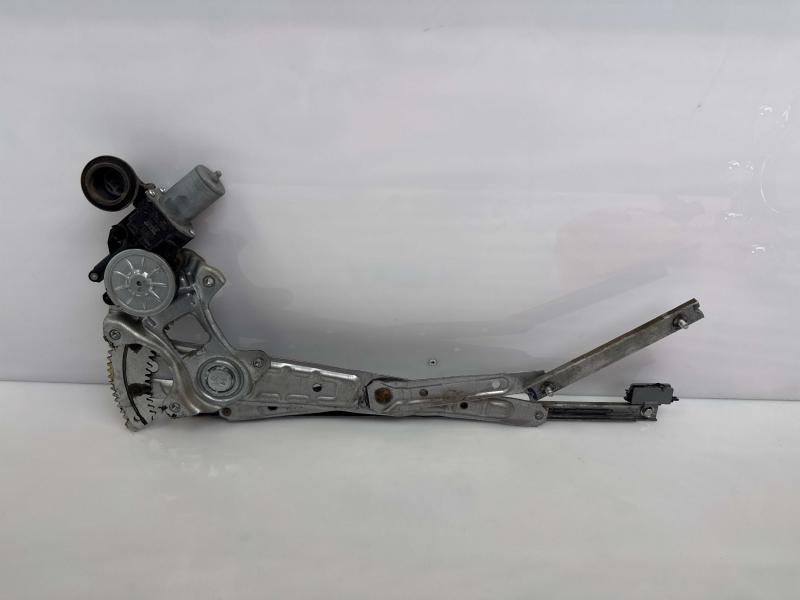 2020 Nissan Kicks Front Door Regulator