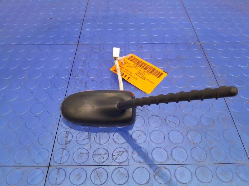 2010-2011 Toyota Prius Radio Antenna Assembly w/o Bluetooth OEM 86300-47070