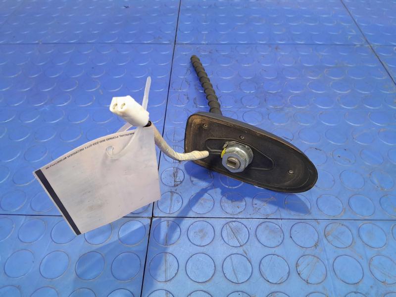 2010-2011 Toyota Prius Radio Antenna Assembly w/o Bluetooth OEM 86300-47070